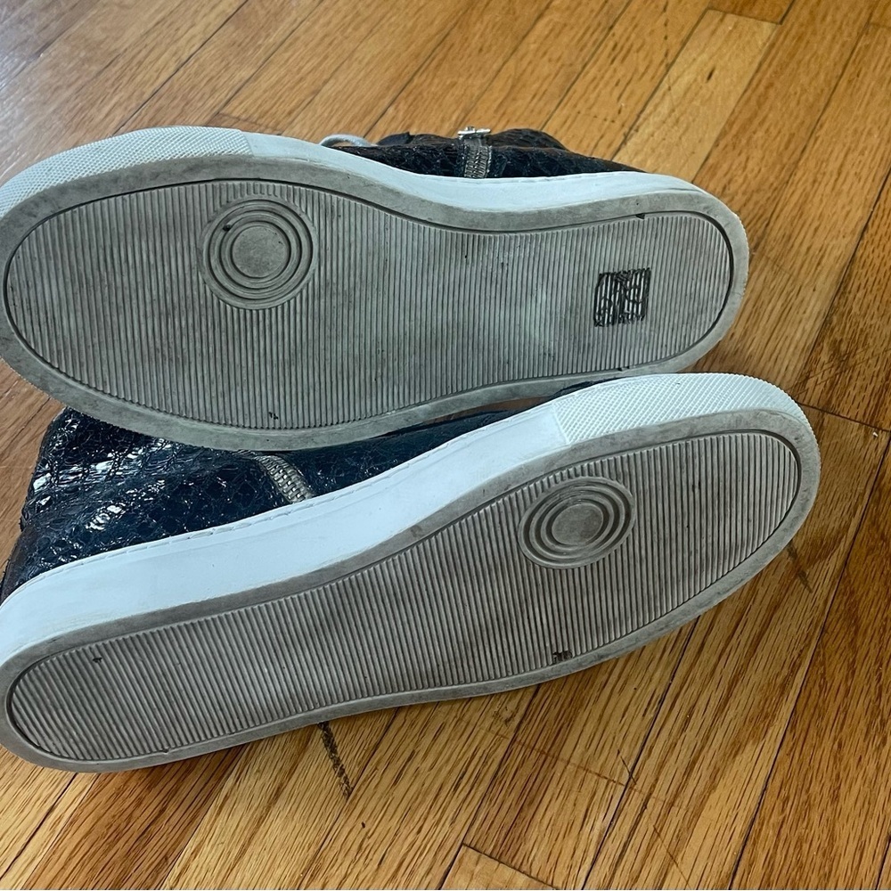 P448 Crock Black High-Top Sneakers with Silver Accents and Gold Tongue 37 - Picture 4 of 5